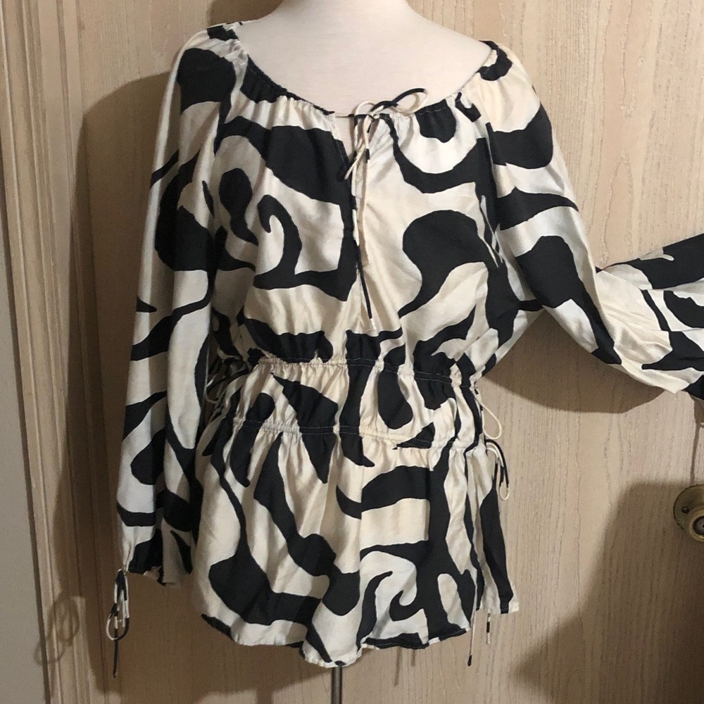 H&M Black and Cream Patterned Blouse M